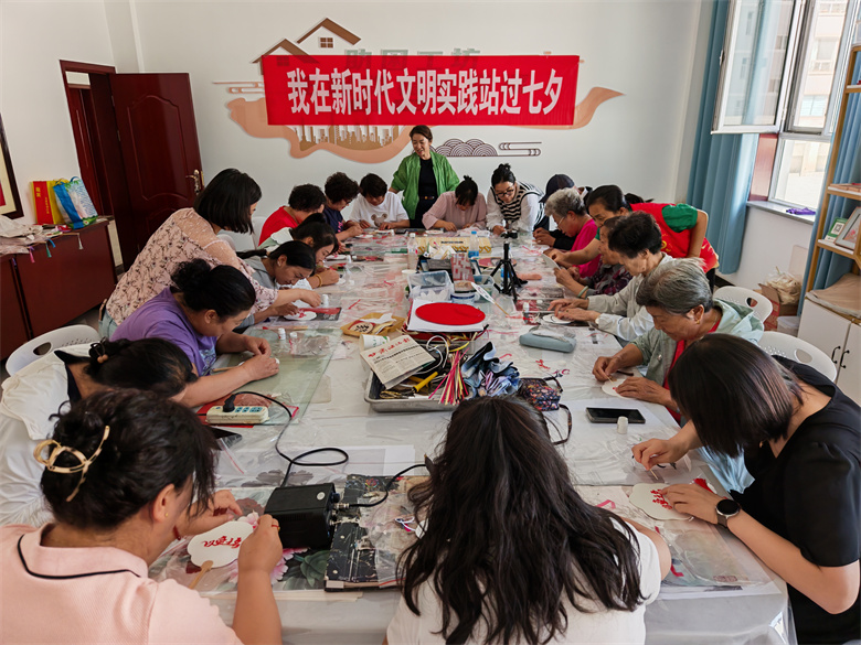 城关镇 七夕志愿服务绘就温情画卷 多元活动让传统节日“活”起来